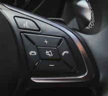 Steering Wheel Controls (right hand side) Voice command button: press to start voice recognition system.
