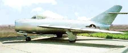 Mikoyan Mig-17 span: 31 0, 9.45 m length: 36 4, 11.07 m engines: 1 Klimov VK-1A max. speed: 627 mph, 1009 km/h (Source: USAF?