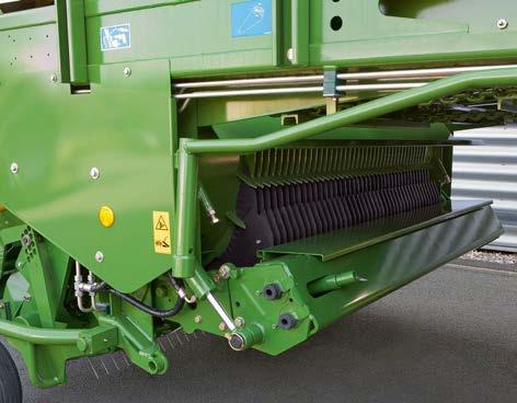the crop. Cab based control The knife bank is lowered hydraulically when a blockage occurs.