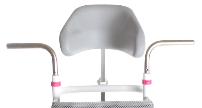 The backrest can be removed and washed separately by opening the buckles in the back.