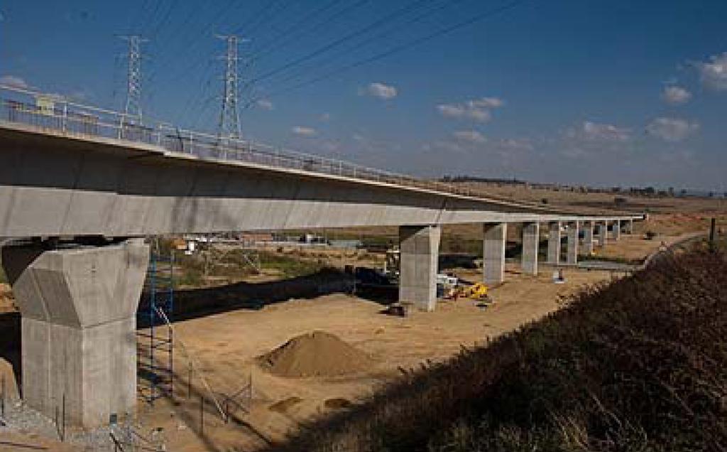 Gautrain will provide viaducts (continuous long span open bridges) along the route, of which two fall in the Midrand UDF area.