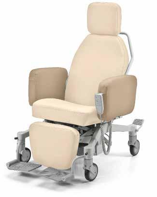 the backrest. The synchronised backrest and footrest adjustment facilitates patient positioning. Padded armrests fold down for improved patient transfer.