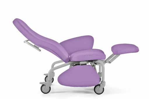 MC6181 MC6182 Patient relaxation chair with synchronised backrest and footrest operation Patient relaxation chair with independent backrest and footrest operation This fully motorised chair