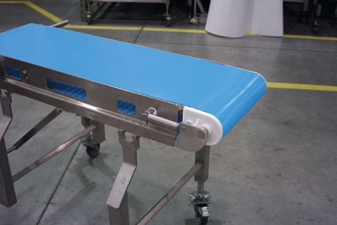 horizontal surfaces for optimum cleaning. Conveyors over 10 (3,048 mm) long consist of multiple sections which are bolted together (can be welded together on site).