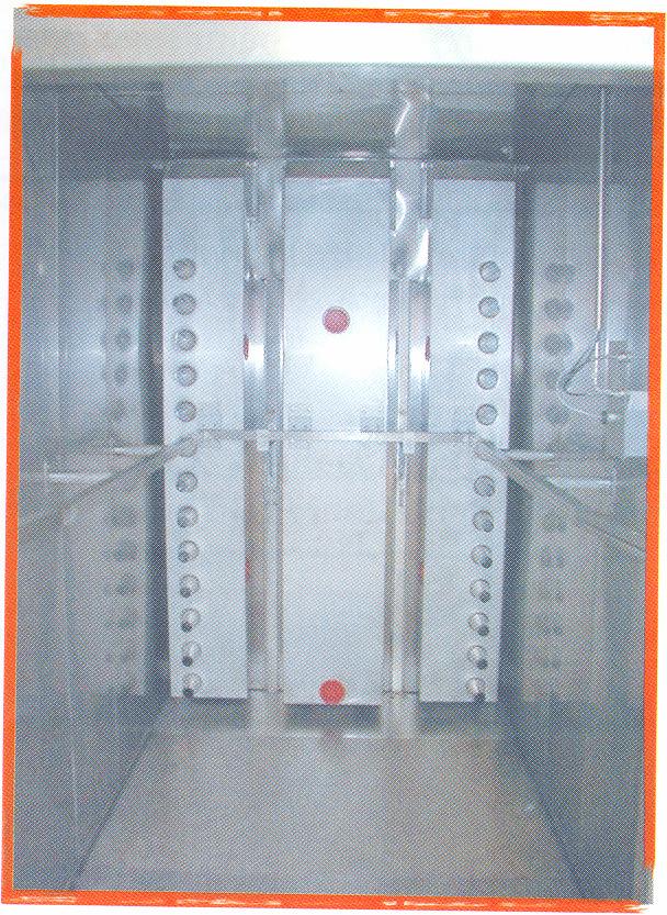 quality or you can decide to use an electrical pressureless steam generator equipped in the unit.