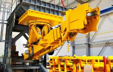 The DFMA-P is pedestal mounted, hydraulically driven, with local control stand and electric remote operation.