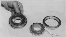 Figure 113 - A rubber band was used to hold the rollers in place in the bearing cage.