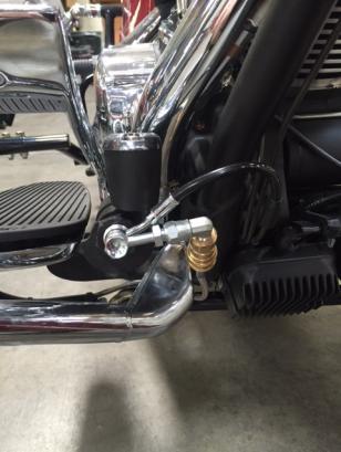 The brake cable to the sidecar is aircraft quality steel braided hose with a quick disconnect coupler. This coupler is sealed in both directions to prevent any brake fluid from leaking out.