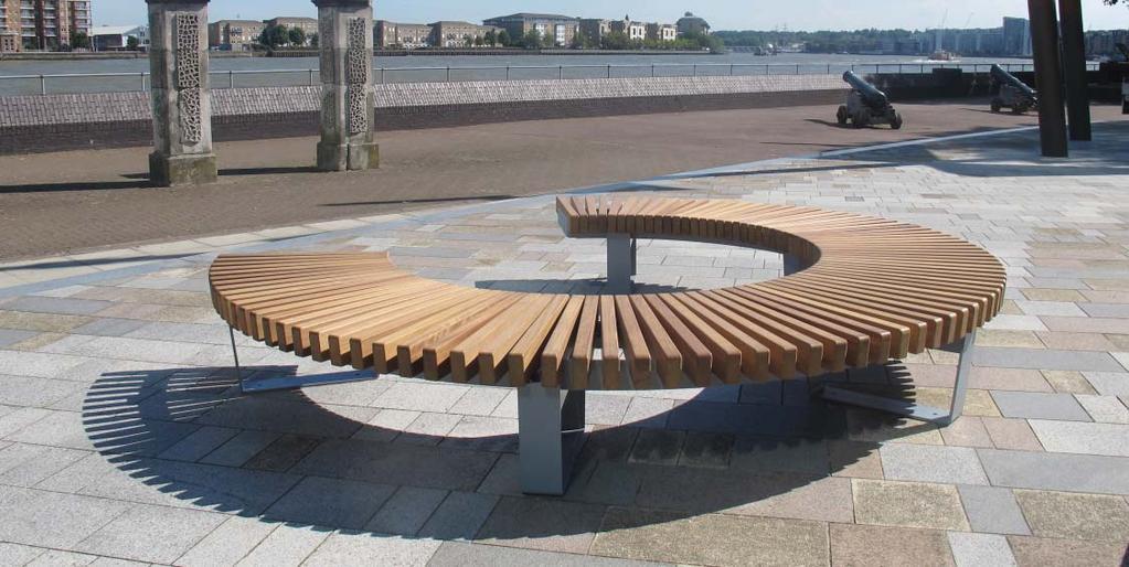 RAILROAD CIRCULAR SEATING Railroad in the round Curved seating, and circular arrangements in particular, are an increasingly popular choice on many landscape schemes.