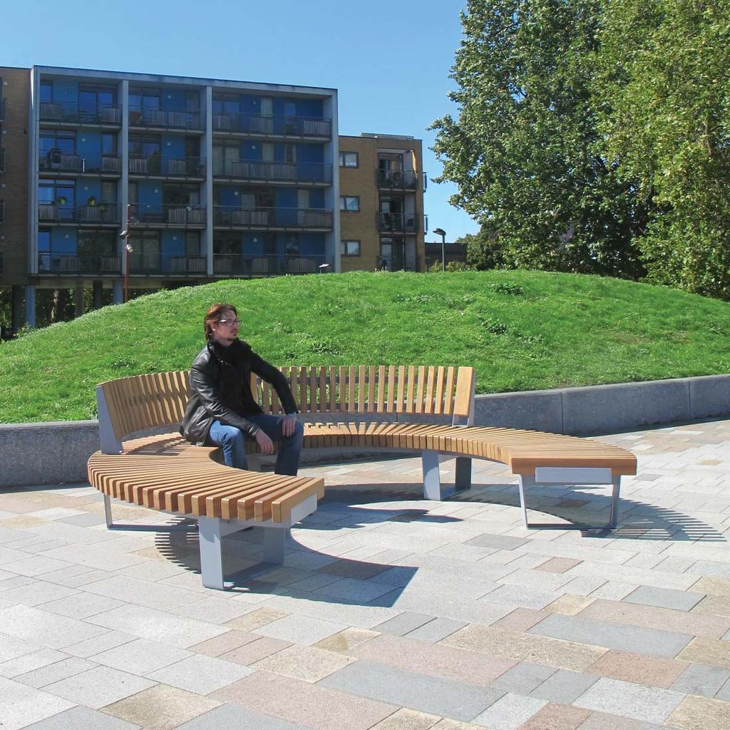 RAILROAD SEATING & TABLE RANGE Ref: S-525-01-15 SmartSpace is an innovative approach to public realm furniture, whereby products are designed