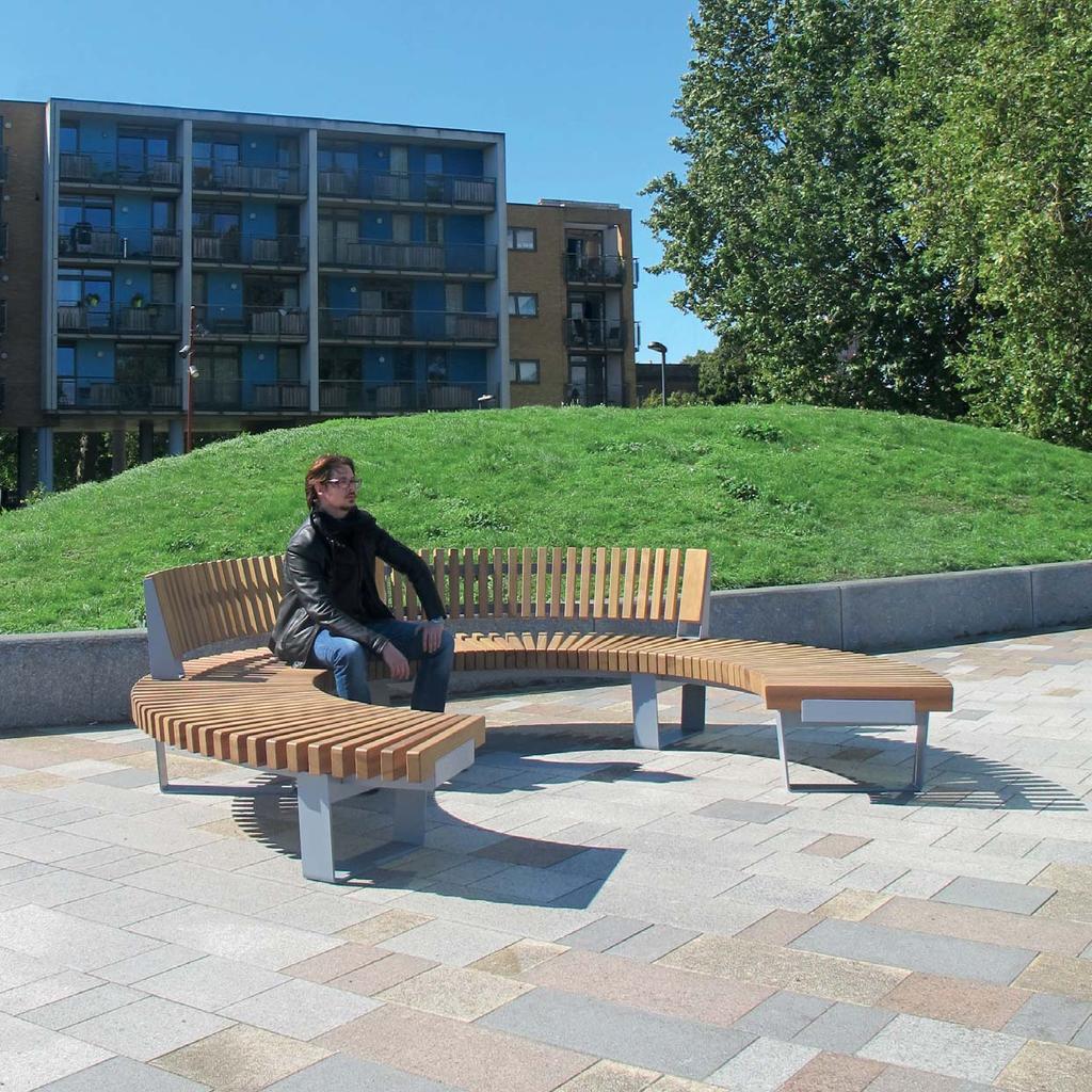 RAILROAD SEATING & TABLE RANGE Ref: S-525-02-16 SmartSpace is an innovative approach to public realm furniture, whereby products are designed