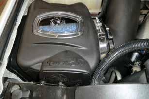Use the furnished plug B to close off the front auxiliary air inlet to completely seal the airbox.