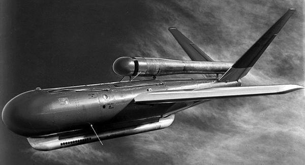 TD2D McDonnell 31 Katydid span: 12 2, 3.71 m length: 11 2, 3.40 m engines: 1 McDonnell 8 pulsejet max. speed: 250 mph, 400 km/h (Source: boeing.
