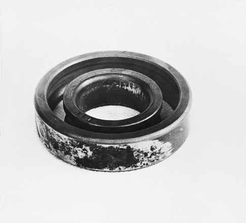 Failure due to defective shaft or housing seats The calculated life expectancy of a rolling bearing presupposes that its comparatively thin rings will be fitted on shafts or