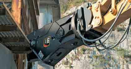and combinable attachments to configure the most adapted machine to your specific job needs.