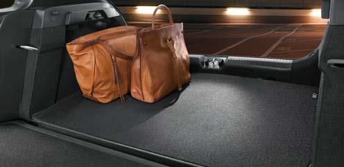 A touch more exclusivity: These pearl velour floor coverings have a luxurious look & feel and are tailormade to protect your i30 N footwells.