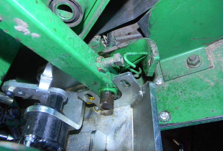 Installation Right Sensor The following steps may be accomplished without removing the end dividers of the header.
