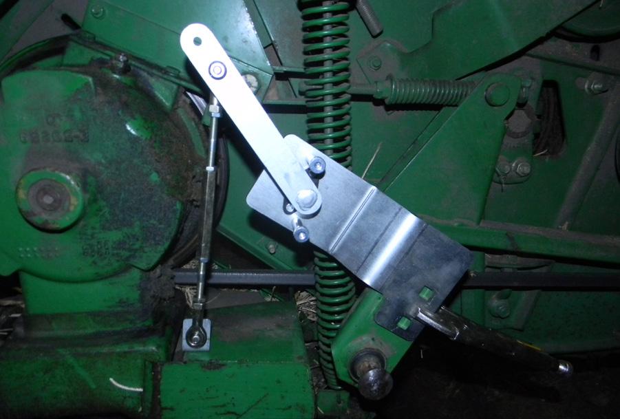 20 flange head bolt to attach the angle bracket Alternately, spot weld the bracket to the cover plate Installation Heads prior to SN 638501 did not have a Counterweight or a cover.
