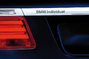 BMW Individual XC4 BMW Individual Composition 6 ind/4 9 0 BMW Individual paint finish Option ZB BMW Individual full leather trim in fine-grain Merino leather.