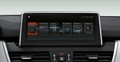 Navigation Plus 7 features a BMW Head-Up Display, an idrive Touch Controller, a built-in 8.8" touch display and an instrument cluster with high-resolution 5.7" TFT display.