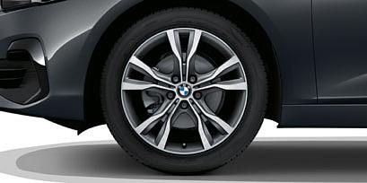 6" light alloy wheels V-spoke style 47 in Reflex Silver, wheel size 7J x 6, with 05/60 R6 tyres.