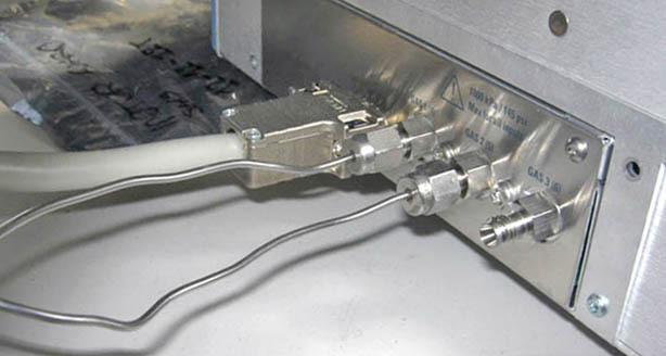 xiliary gas module electrically. a. Using the cable provided, connect the 15-pin female connector marked GC Bus on the module to a Bus interface on the back of the GC. See Figure 26.