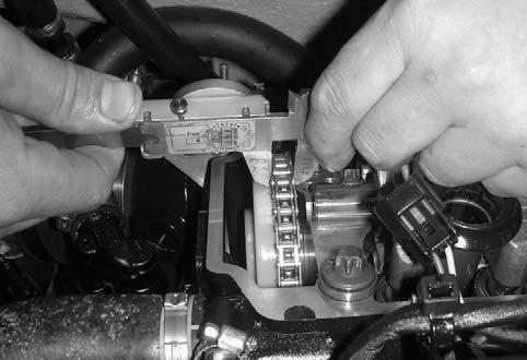 Properly install chain link installer on the timing chain.
