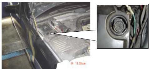 *Benz 300SEL 140 chassis: the OBD plug is in