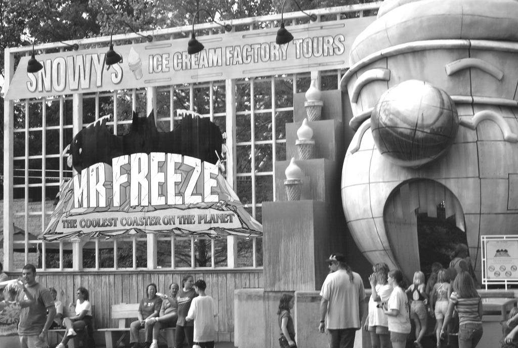 Mr. Freeze QUANTITATIVE QUESTIONS 1. Carefully determine the distance the train travels before exiting the tunnel. Entering the ride, you will cross a bridge.