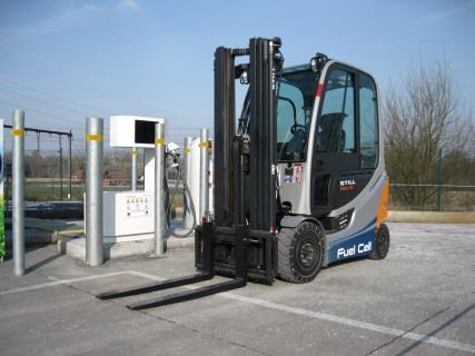 MHVs with hydrogen powered fuel cell drive train forklift Converted