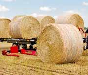 A bale deflector is built into the outer fork which means bales can be picked