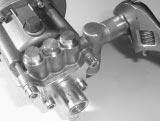 (27). Inspect the valve plug o-rings (23) for wear, and replace as
