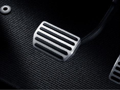 Sport Pedals A styling element that gives prominence to the pedal area and heightens the sportiness and