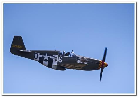 On Sunday they roped in GA-V and then performed the very tight, neat flying Horsemen display consisting of 3 Mustangs.
