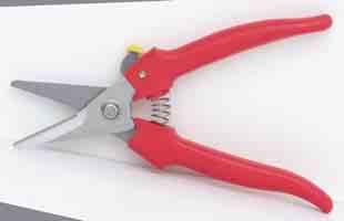 591 SHEARS & SNIPS General Purpose Tinsnips Manufactured from drop forged carbon steel with hardened and precision ground blades which can be resharpened.