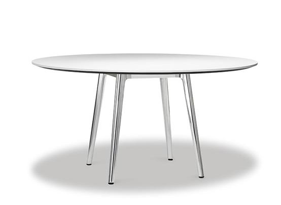 Table Base Syz Dimensions and Features Features The Syz conference table features a polished aluminum leg connected to an aluminum extrusion.