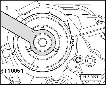 Page 2 of 9 Counter hold the hub using the Counterhold - Camshaft Gear -T10051- and loosen the hub bolt -1-. Unscrew the hub bolt approximately 2 turns.