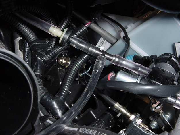 The vent lines may need to be lengthened in order to reach the Nitrous Manifold. Insert Tees and connect vent lines together Connect Carb vents to Nitrous Manifold B.