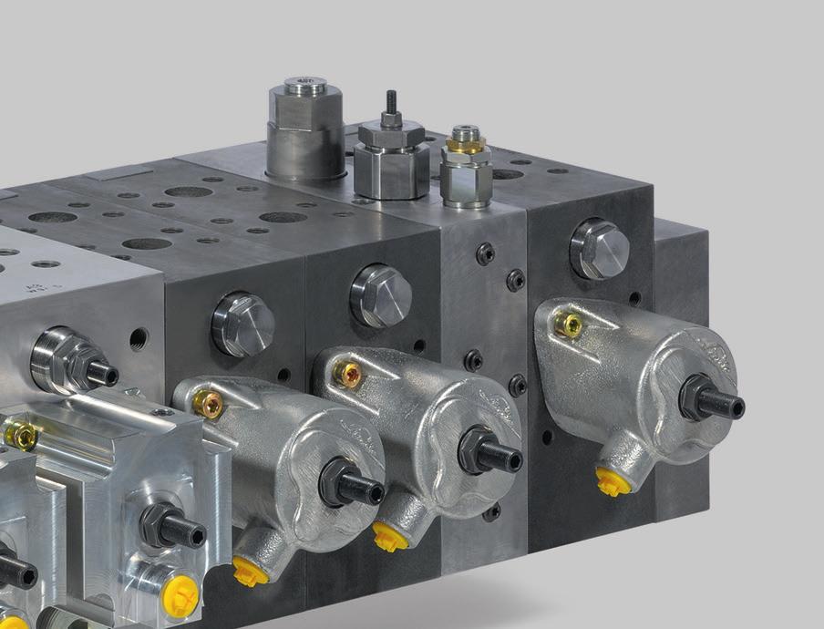 Design characteristics Product advantages directional control valves in "closed centre" design "post compensated" system with downstream compensators valve control spool with integrated compensators