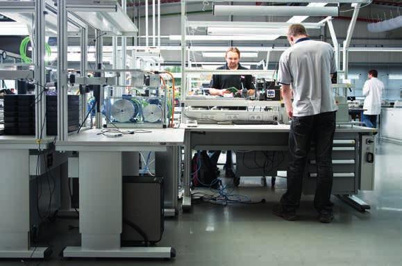 WB workbenches The WB workbench has been designed for use in demanding assembly environments.
