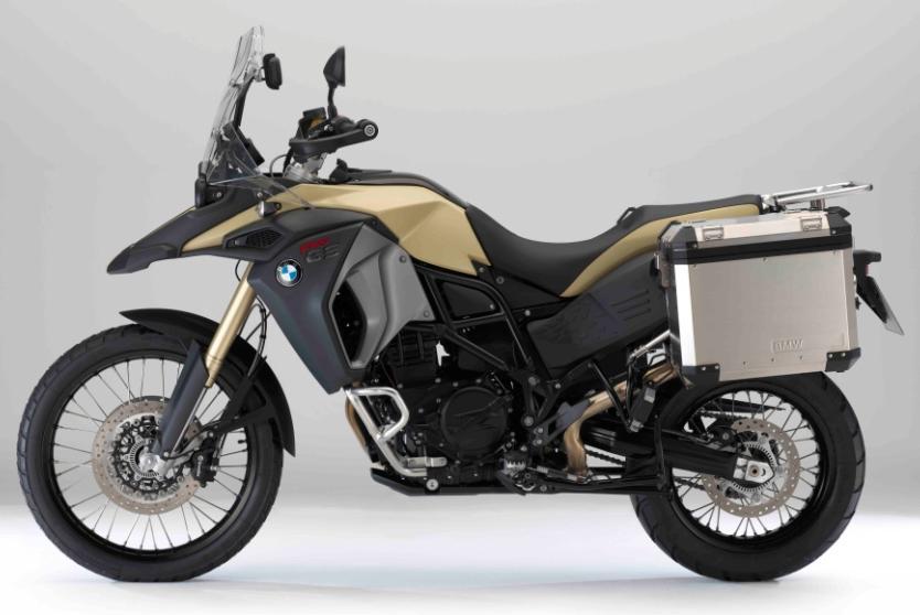 THE F 800 GS ADVENTURE IN DETAIL Launch edition/ dealership initial complement. There will initially be a launch edition.