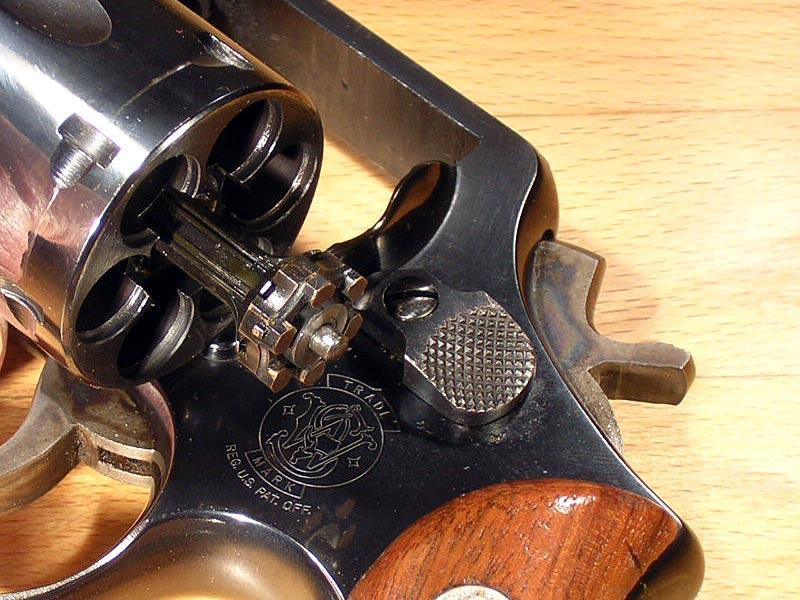 Model 547-9mm Revolver The 547 revolver was produced by Smith and Wesson to solve a problem that did not really exist.