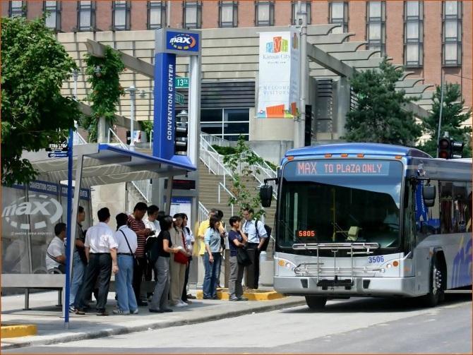 Build Alternatives Figure 1: MAX BRT in Kansas City, Missouri Option 1: Arterial Bus Rapid Transit from Downtown Minneapolis to Downtown Robbinsdale Mode Description This alternative assumes arterial