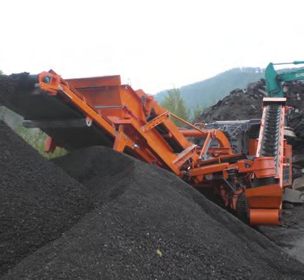 the track-mounted R1100 and R1200 (Impact crusher and Jaw crusher) for the production of 100 % defined final grain.