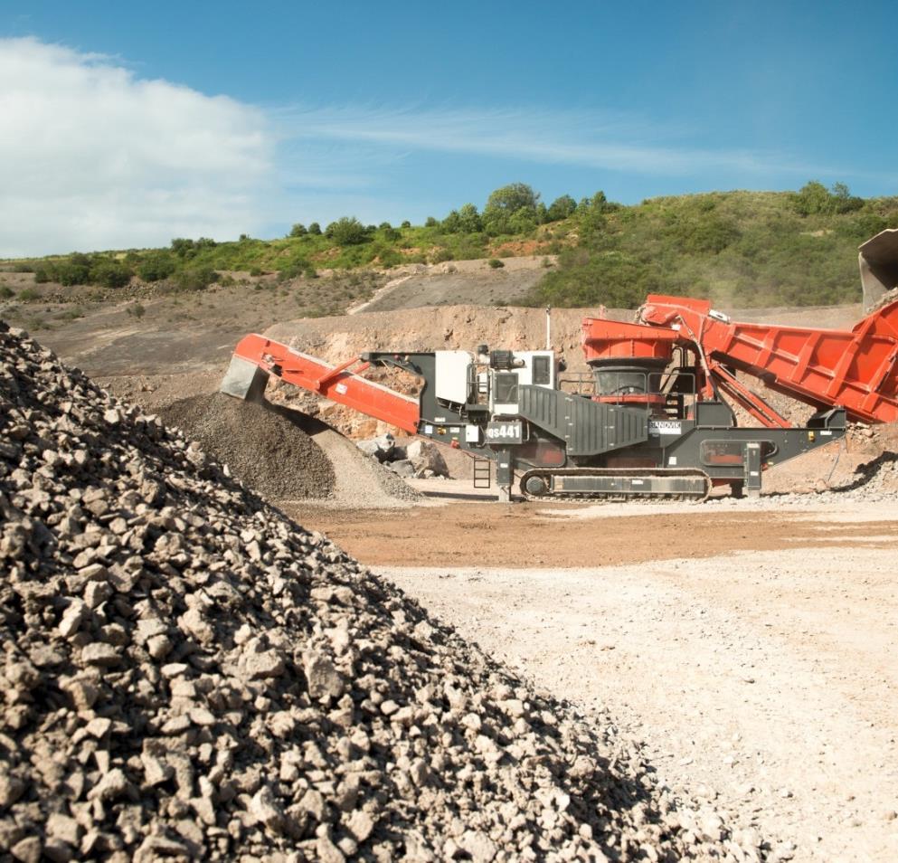 BENEFITS OVERVIEW World class production and reliability Maximum tonnage and high capacity, combined with economy and maximum uptime Capable of handling a feed size up to 17¾ / 450 mm, the QS441 can