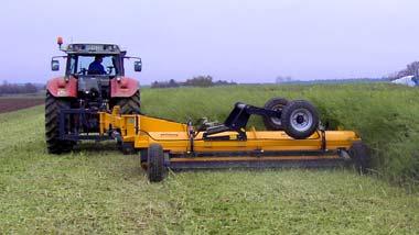 Flail Mower MU-Farmer/S Rear Mounted Side Flail Mower for Tractors up to 280 HP Standard Equipment Heavy duty flail mower for professional use, manufactured from High Quality QSt/E Steel for mowing
