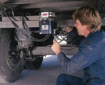 With a unique controller card that keeps track of the time a trailer is in use by monitoring its vibration, the QLS 321 delivers the precise lubrication an Over-The-Road trailer requires exactly when