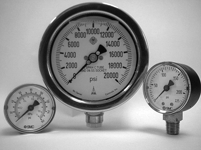 ACCESSORIES HIGH PRESSURE HYDRAULIC GAUGES Dial diameter: 4 inch. Accuracy is 1% or total scale in mid-range; 1.5% in high and low ranges.
