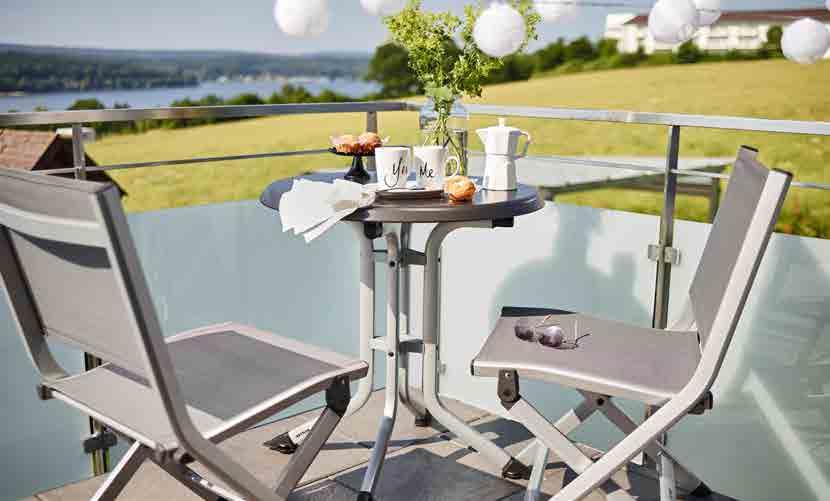 S-LINE Slimline and beautiful! S-LINE BALCONY FURNITURE More space at home! S-LINE represents the new slimline range of KETTLER s latest generation of leisure furniture.