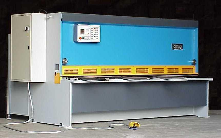 HYDRAULIC GUILLOTINE SHEAR GHB SERIES 6 - Manual blade gap adjustment - Cutting angle adjustment with 5 push-buttons on control panel - Numerical Control with relevant hardware and software.
